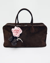 Load image into Gallery viewer, Velvet rose keychain in pink
