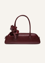 Load image into Gallery viewer, Brigitte trapeze bag in burgundy leather and silver
