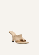 Load image into Gallery viewer, PF25 THONG SANDALS LEATHER NUDE
