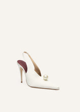 Load image into Gallery viewer, SS25 SLINGBACK SATIN CREAM PEARL

